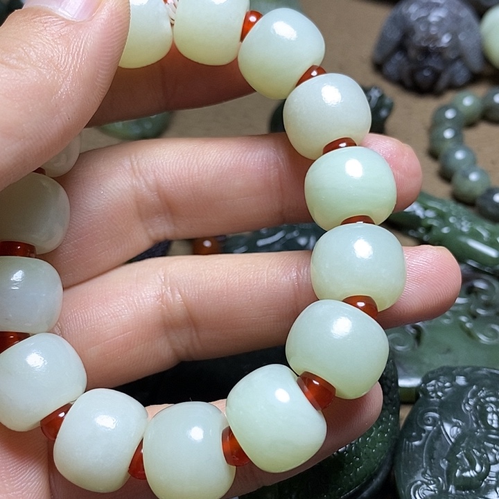 6***8和田玉未镶嵌颈饰