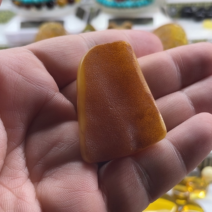 琥珀未镶嵌裸石吊坠