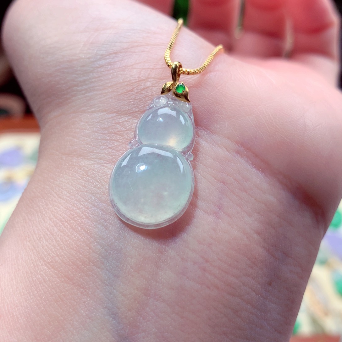 翡翠吊坠(不含链)18K金镶嵌