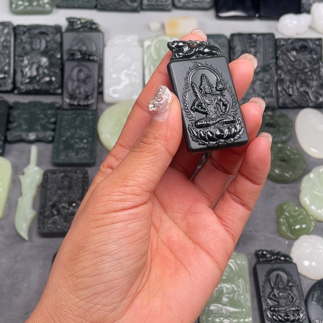 和田玉未镶嵌颈饰