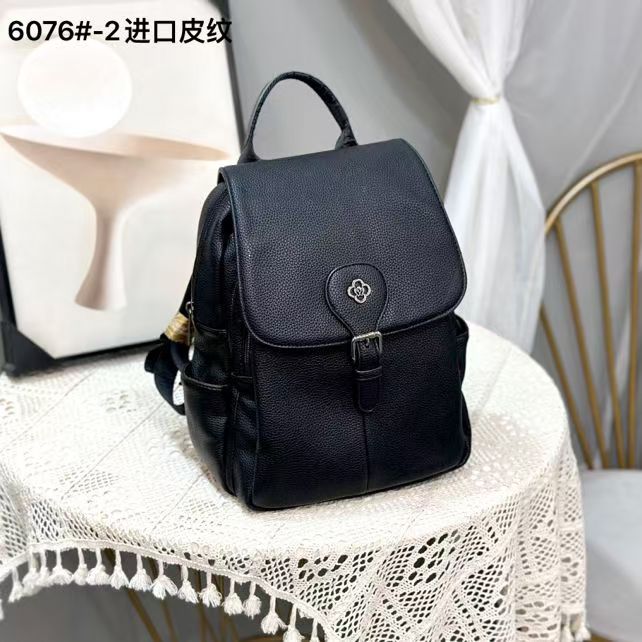 软皮拉链搭扣拉链双根防水双肩包韩版时尚经典轻奢休闲百搭双肩背