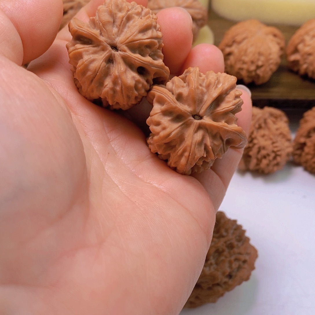 文玩核桃把件和*文玩核桃