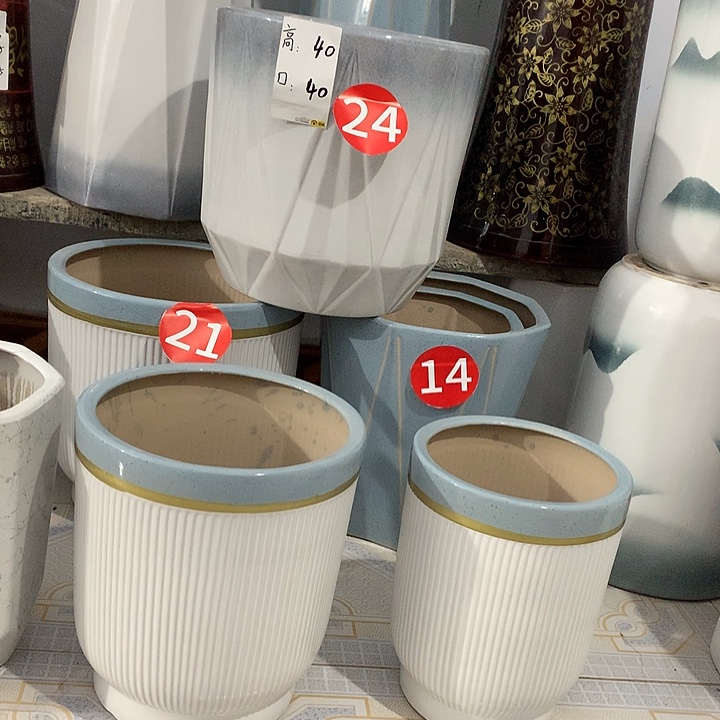 灰钻石大号两个，撞色中号两个，撞色小号两个，共两套，默认微瑕送托