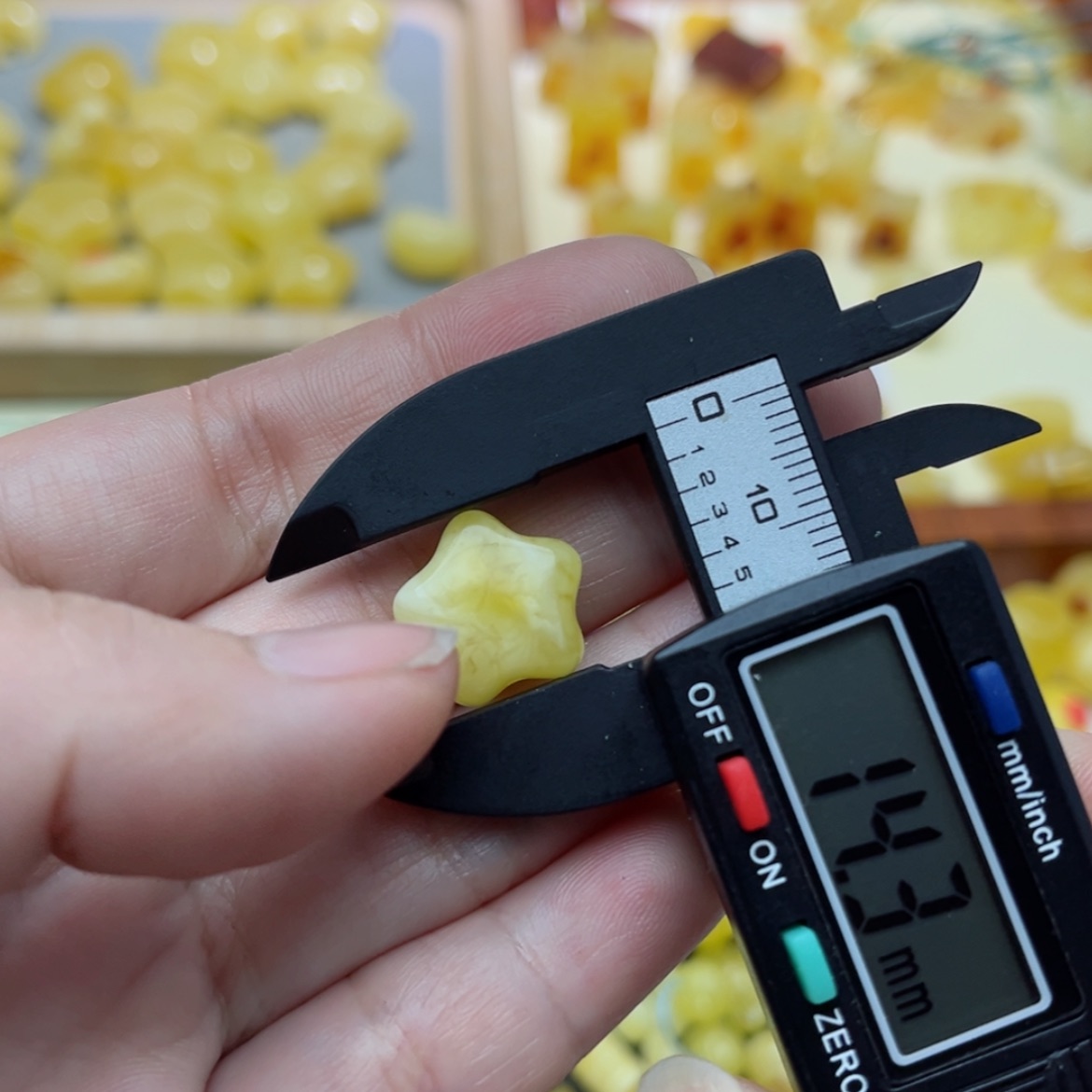 【闪购商品】蜜蜡裸石未镶嵌配饰