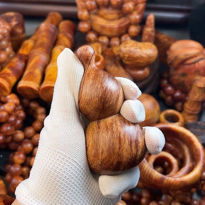 卫***峰无事牌松木（琥珀木）