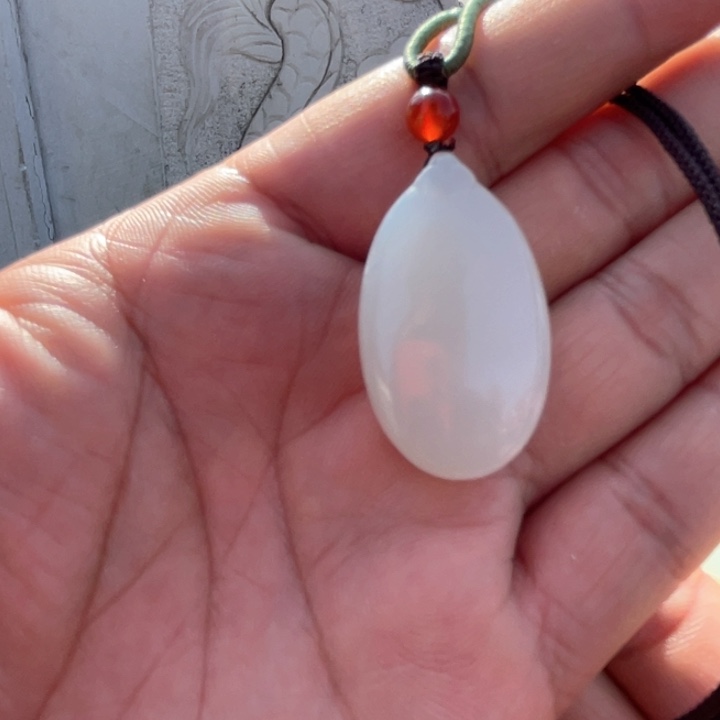 和田玉吊坠未镶嵌爱****牛