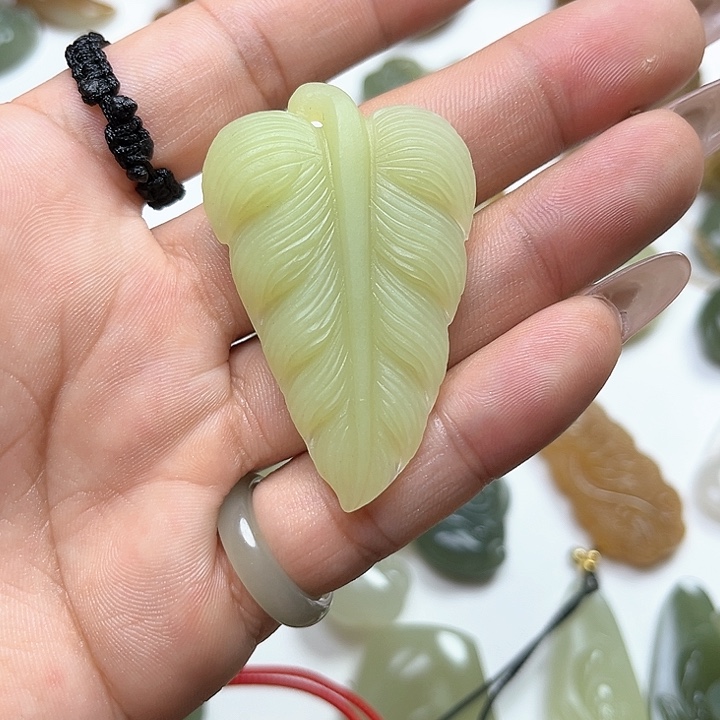 【闪购商品】和田玉未镶嵌颈饰好****?