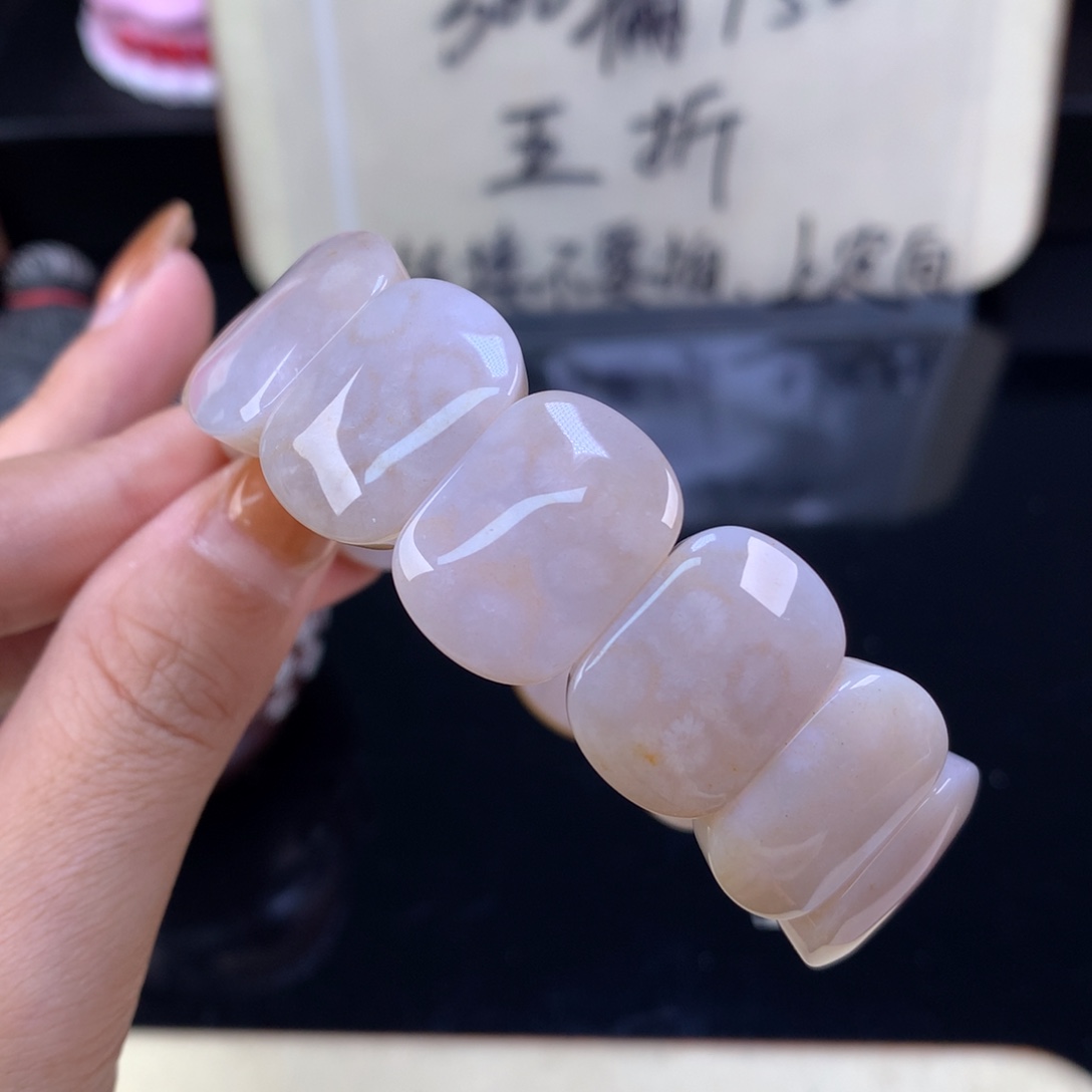 硅化珊瑚（珊瑚玉）未镶嵌颈饰五折漏价手牌（25号）