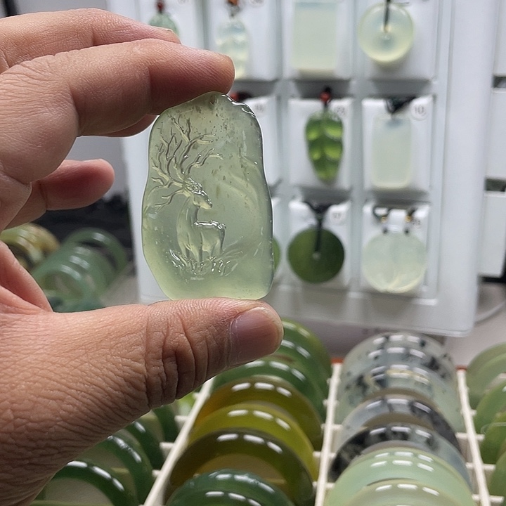 合金蛇纹石玉颈饰