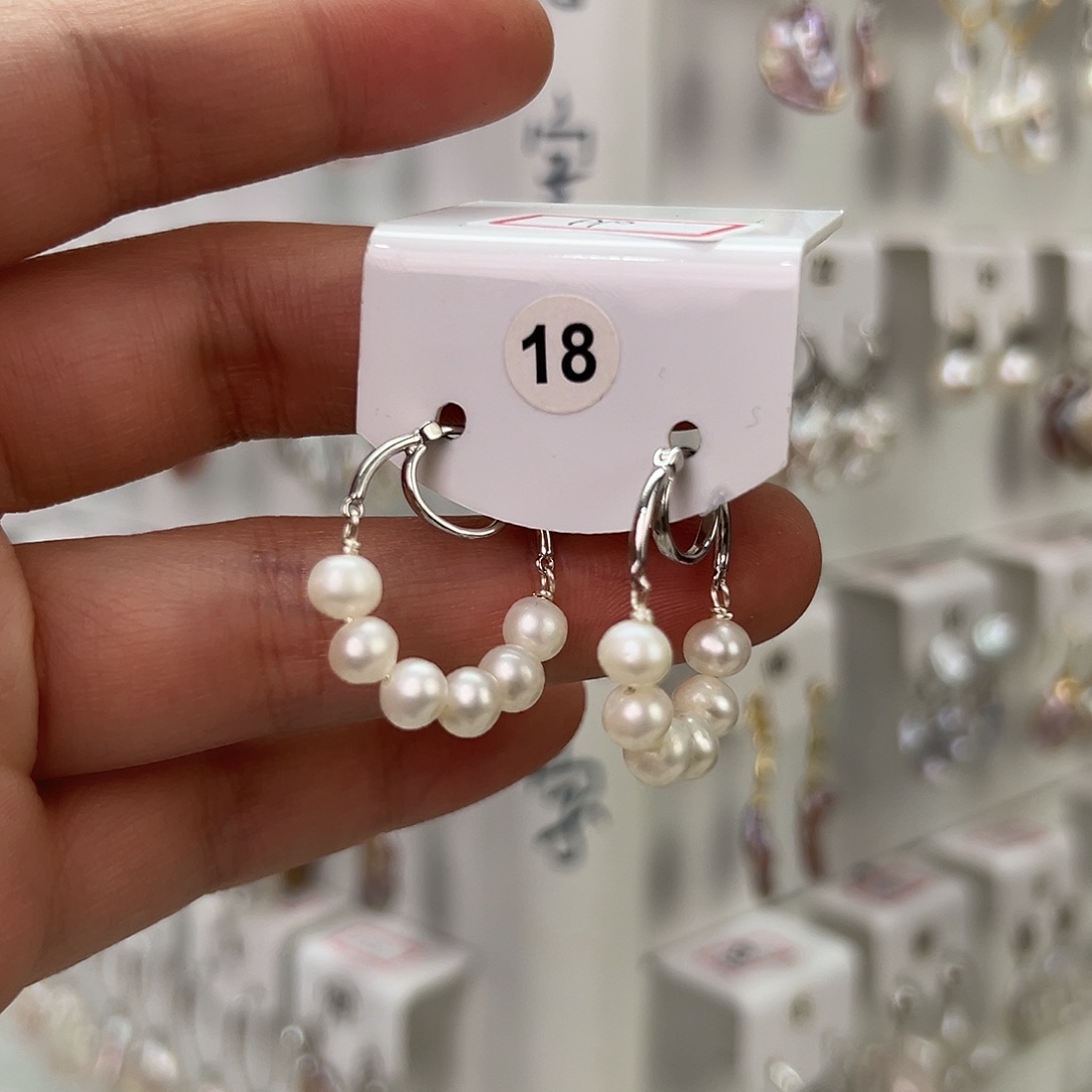 非金属巴洛克花瓣耳饰 