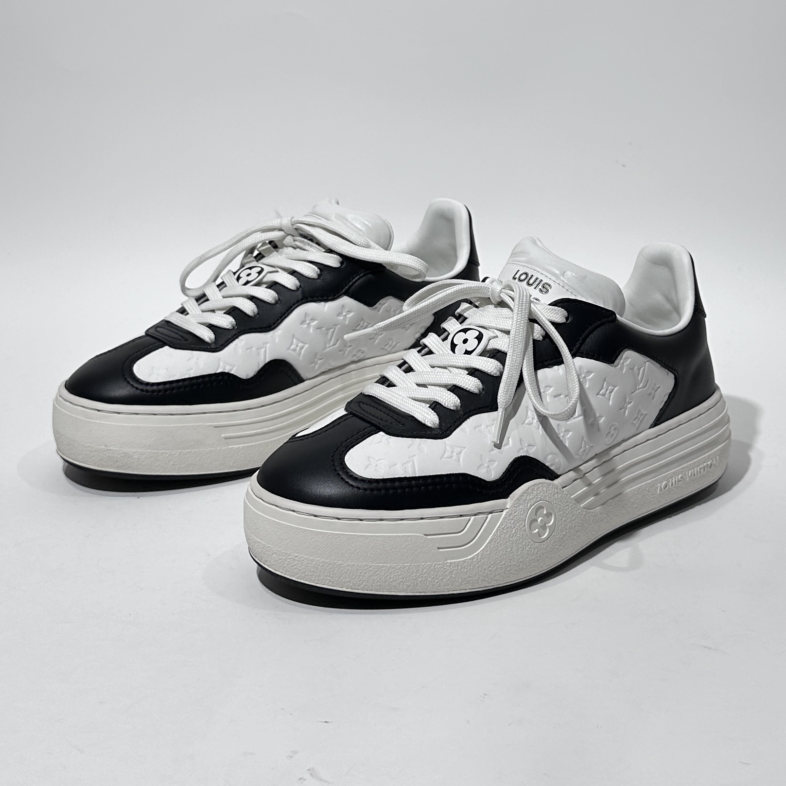 99新 LouisVuitton/路易威登 36码 黑白压印时尚德训鞋/WXC1794