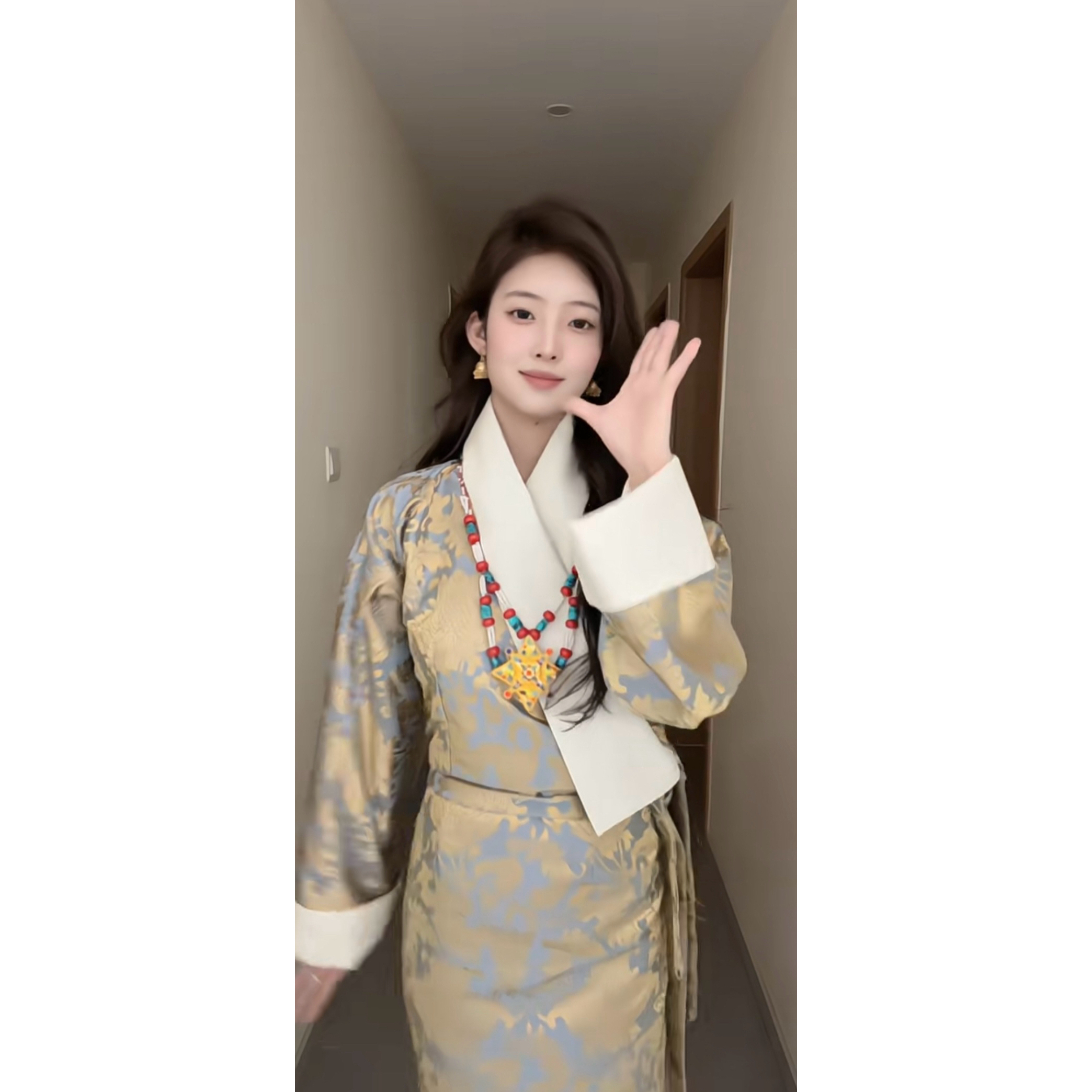 新款民族风女士传统大袖便式藏袍