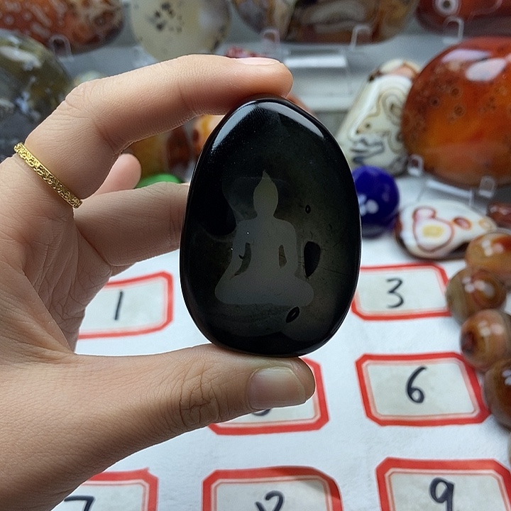 玛瑙/玉髓未镶嵌珠宝奇石