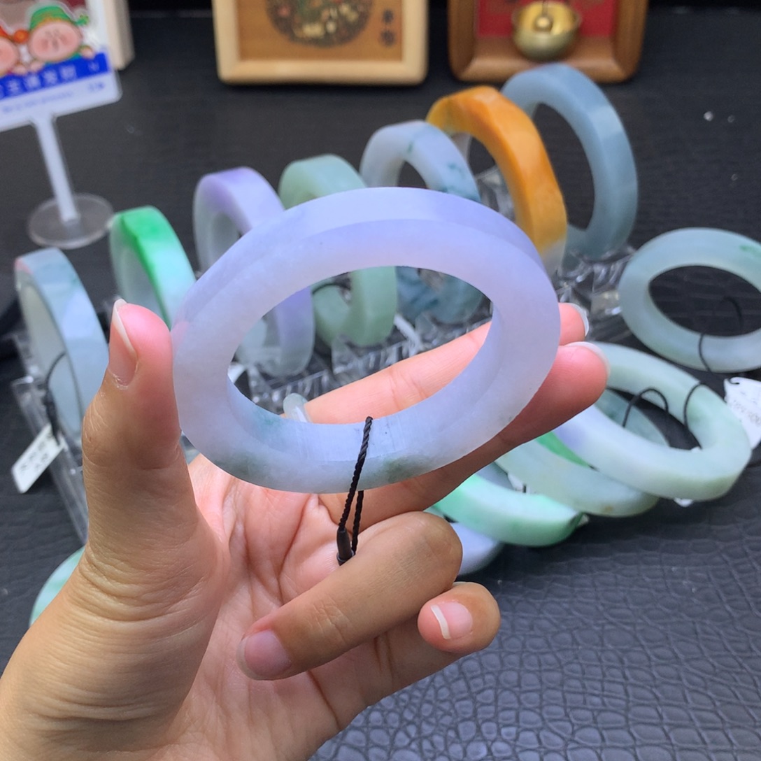 定制翡翠未镶嵌翡翠手镯