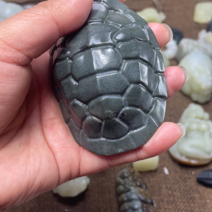 和田玉未镶嵌把件