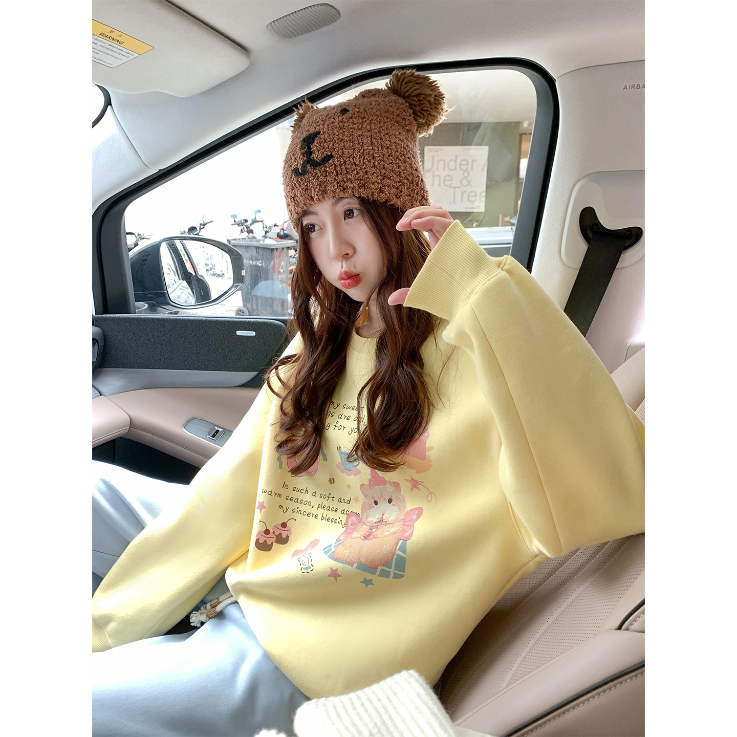 曾小咸 韩系黄色无帽圆领卫衣女ZA54WYJ1331