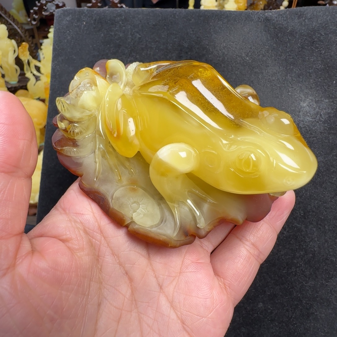 蜜蜡未镶嵌珠宝奇石