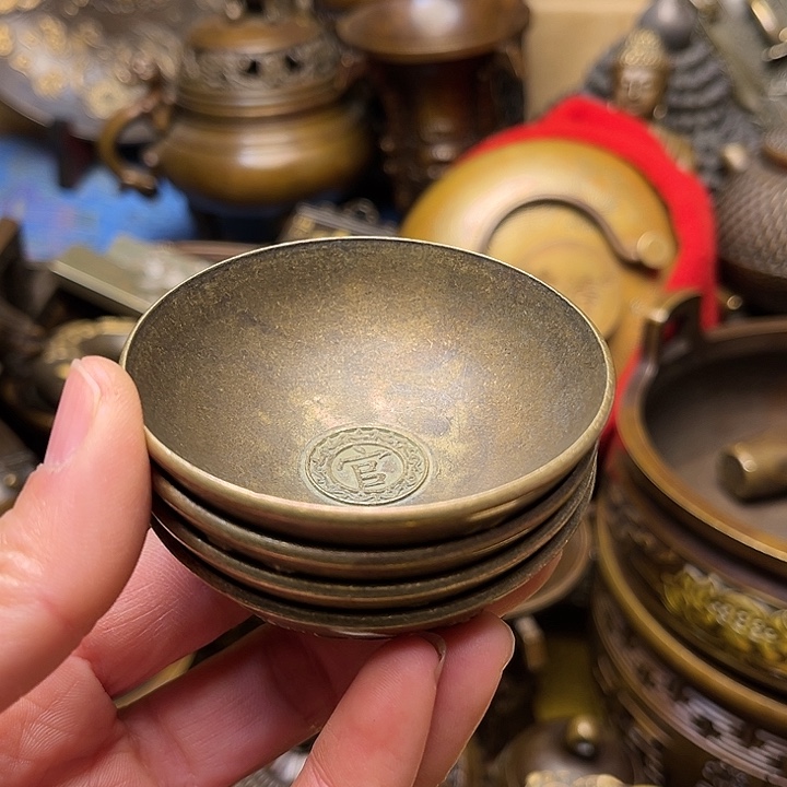 精美铜器批发档口
