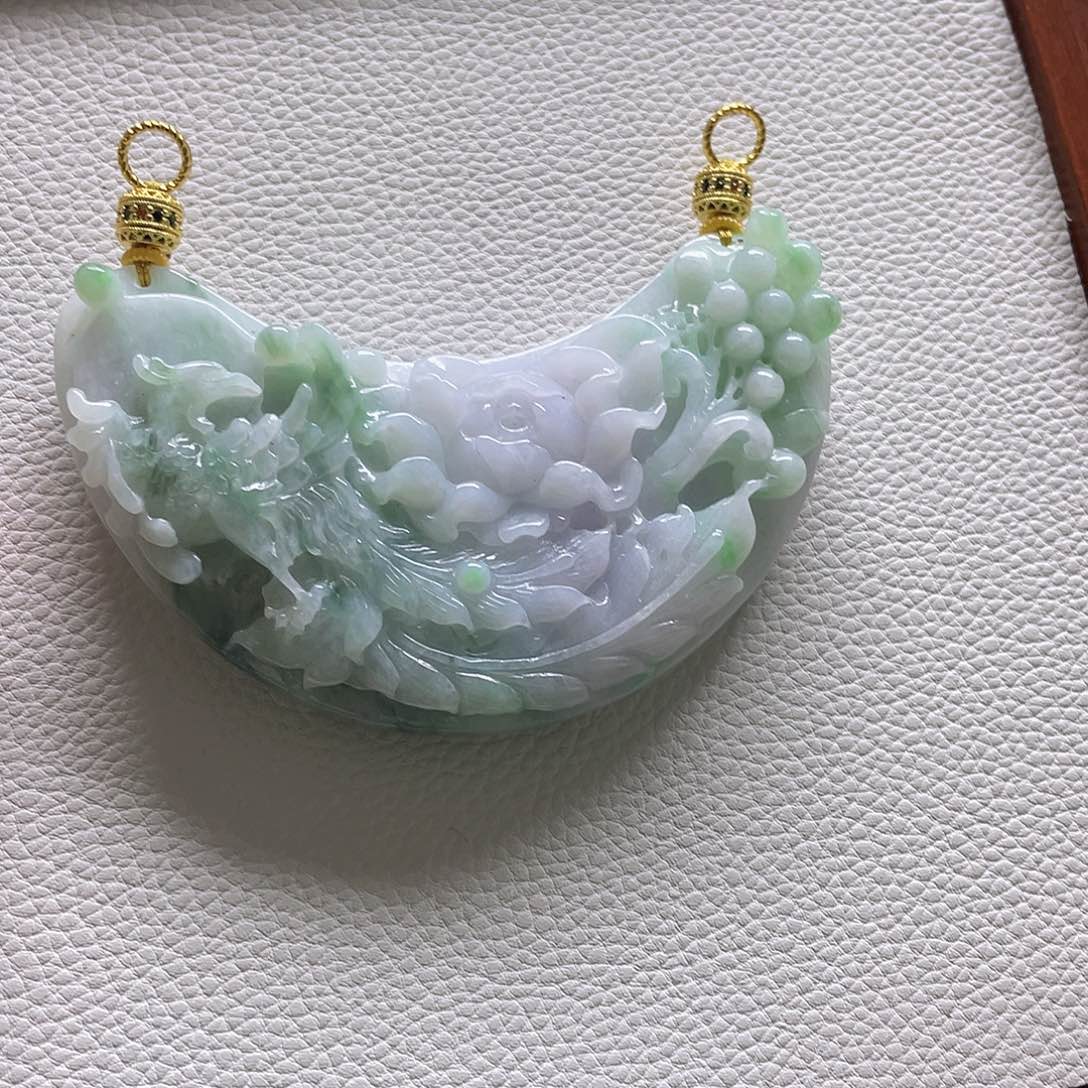 翡翠未镶嵌颈饰翡翠弯弯