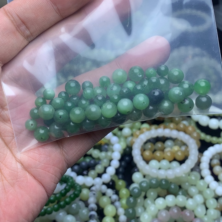 和田玉未镶嵌手串