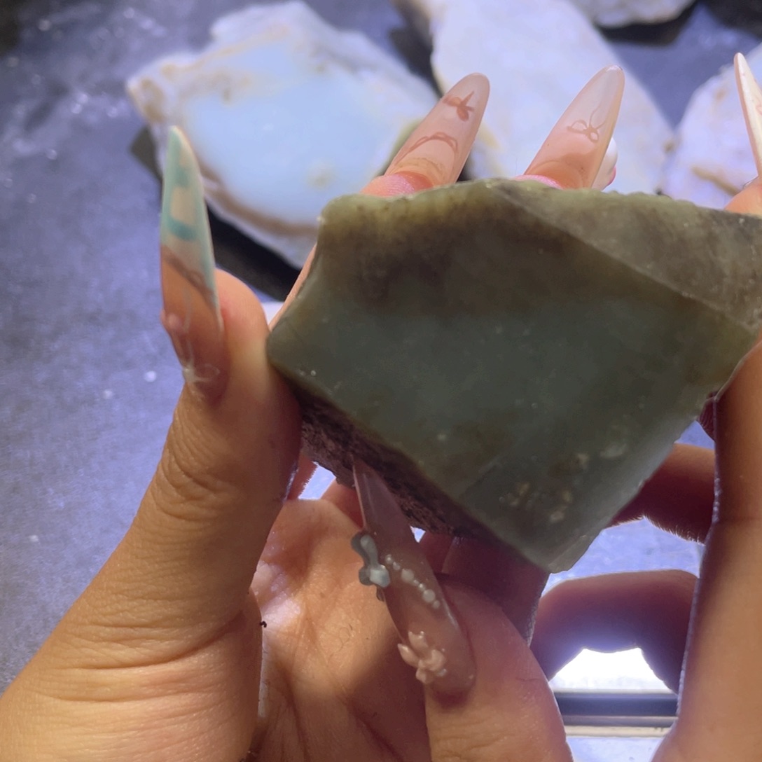 未镶嵌和田玉（糖玉）珠宝半成品