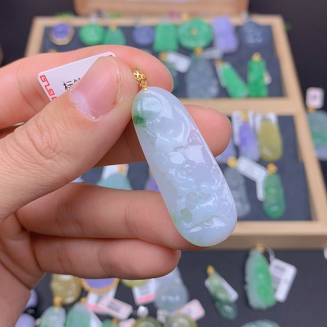 翡翠颈饰18K金镶嵌翡翠