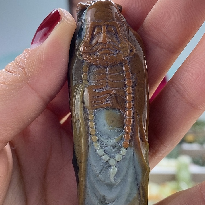 透闪石质玉挂件未镶嵌