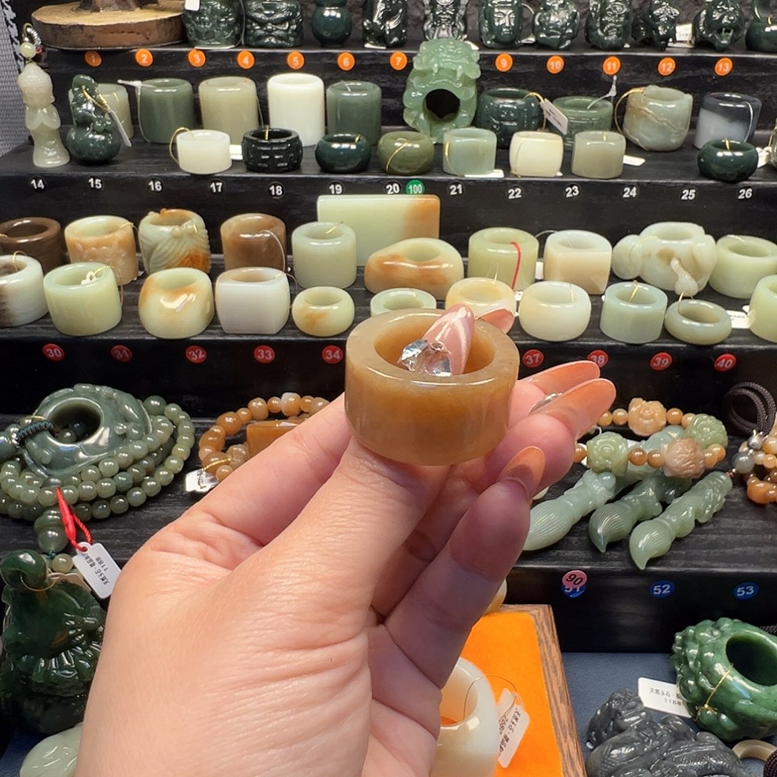 善***慧和田玉未镶嵌戒指改到22.6 不退换