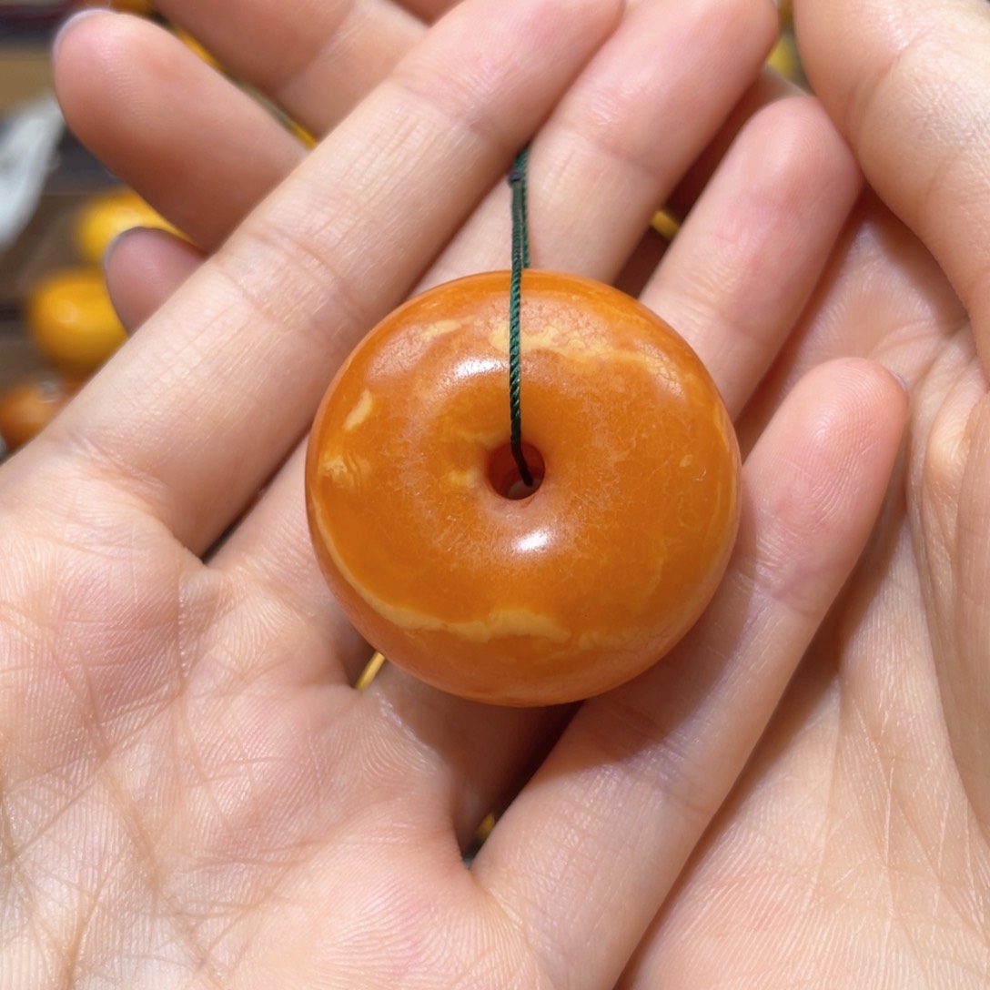 【闪购商品】琥珀裸石未镶嵌扣子