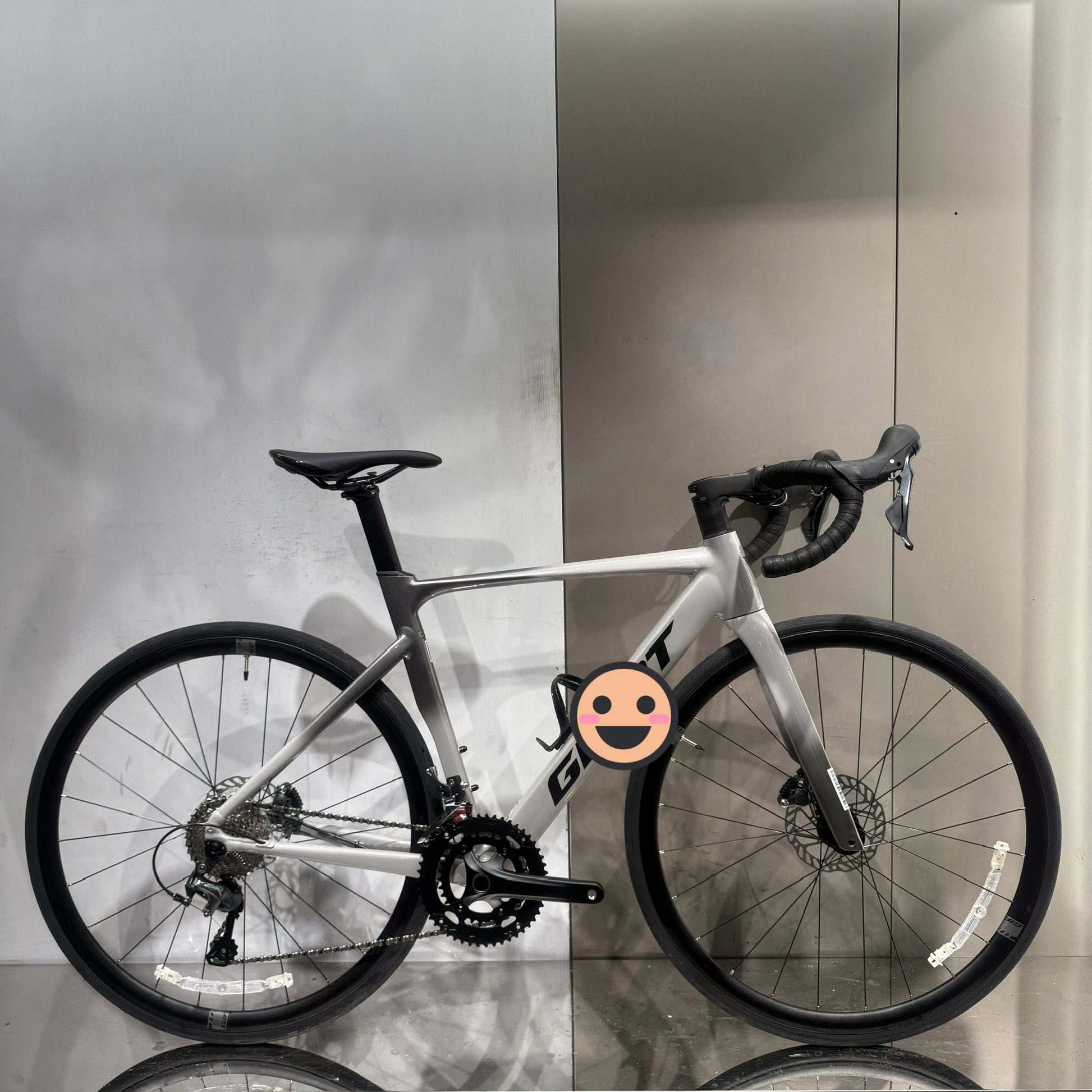 pcr2+公路车，铝架碳叉，4720油碟中套，20速。m