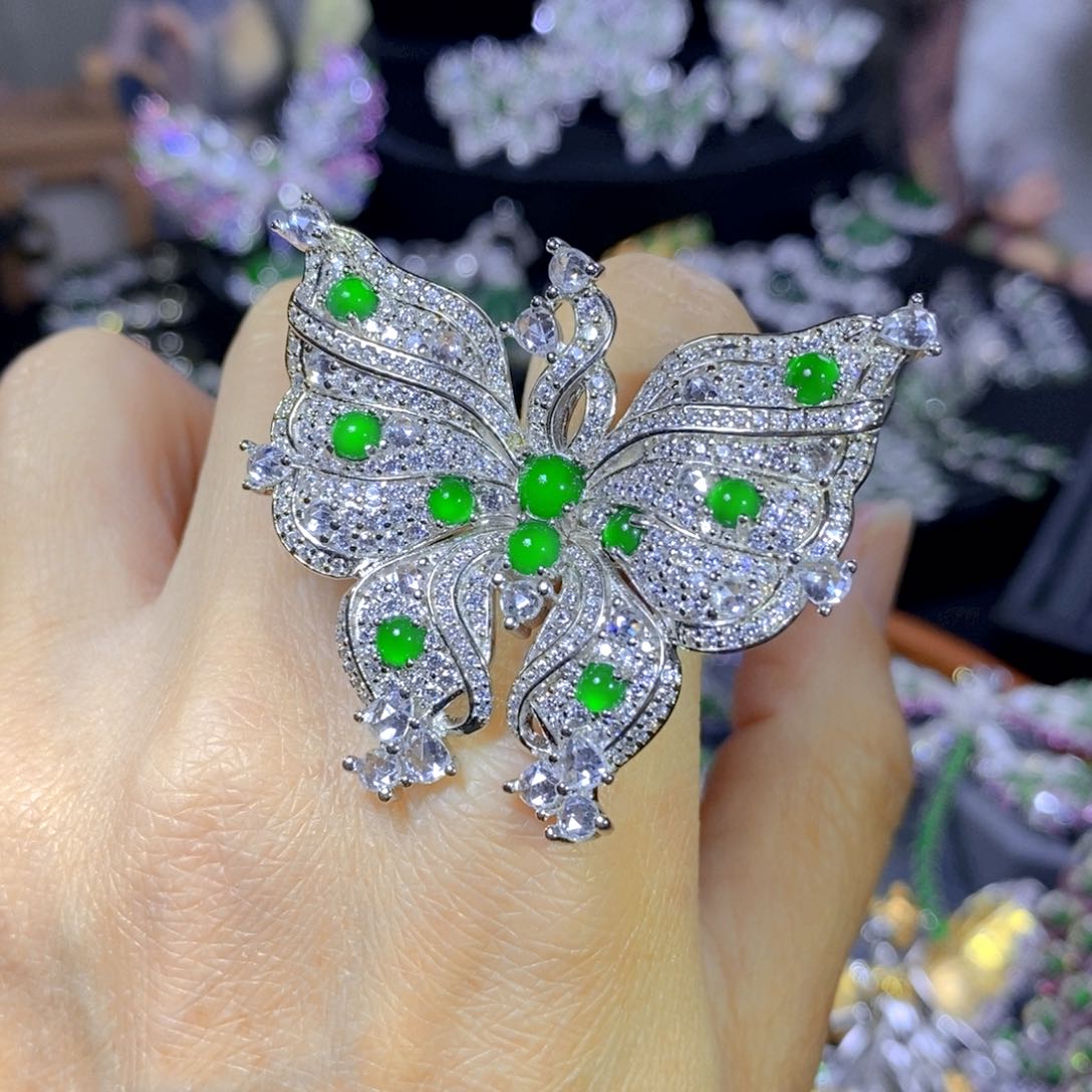 翡翠颈饰银S925镶嵌天然翡翠