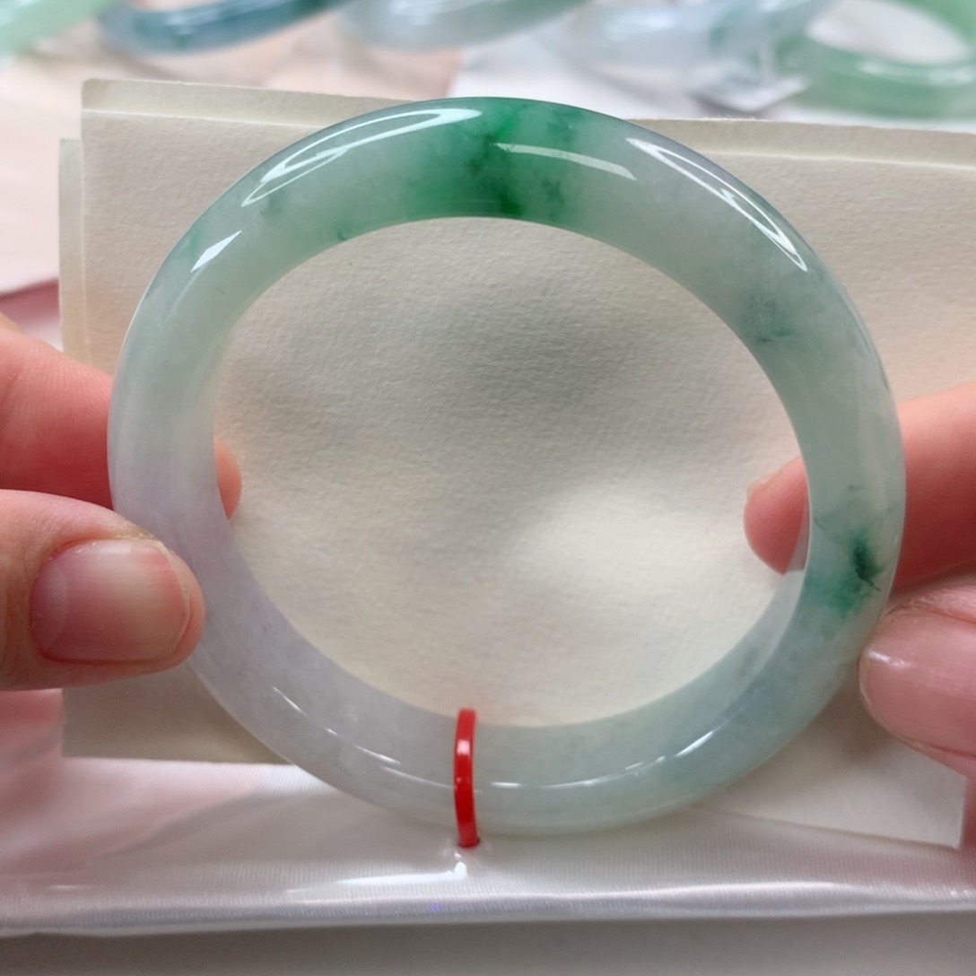 翡翠手镯未镶嵌55圈口