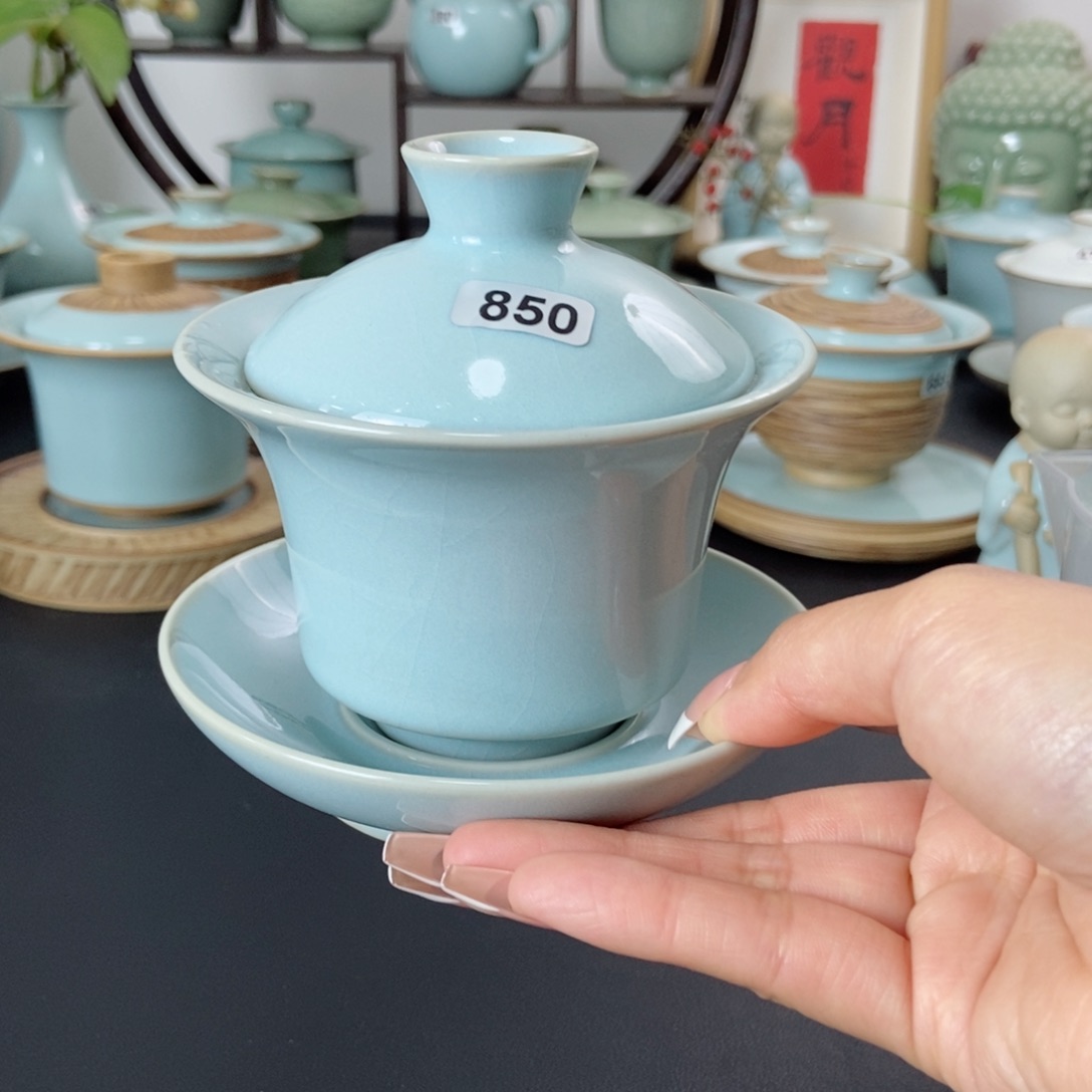 微瑕天青马蹄盖碗850号