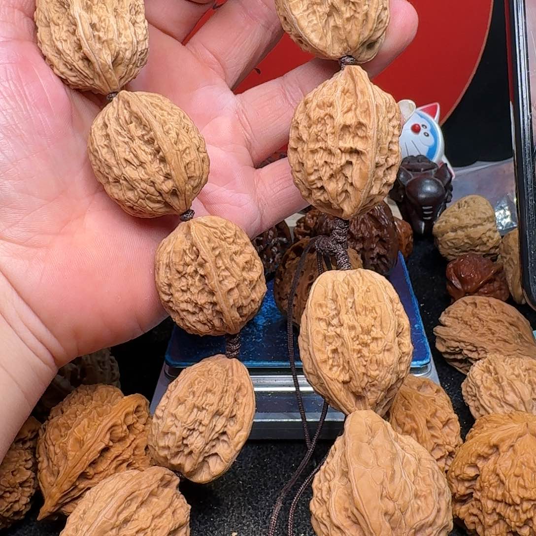 文玩核桃把件僧帽手持