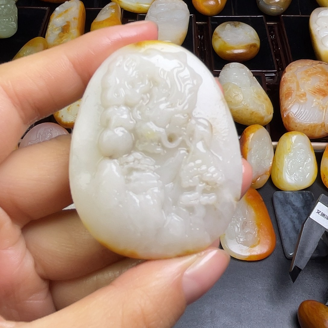 和田玉未镶嵌颈饰