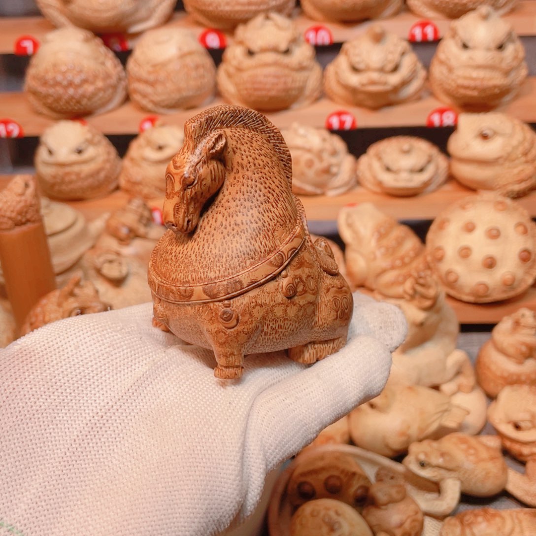 有*竹根雕唐马手把件