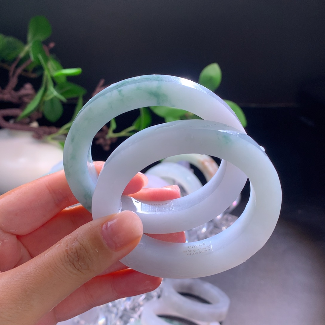 未镶嵌翡翠手镯定制翡翠