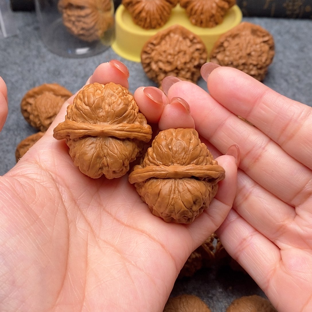 文玩核桃把件少***r精品蛤蟆头40全品