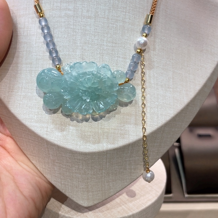 蛇纹石玉吊坠(赠链)未镶嵌