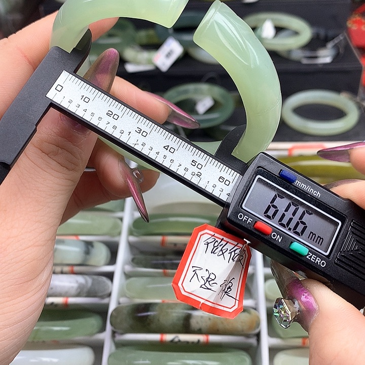 蛇纹石玉手镯未镶嵌993