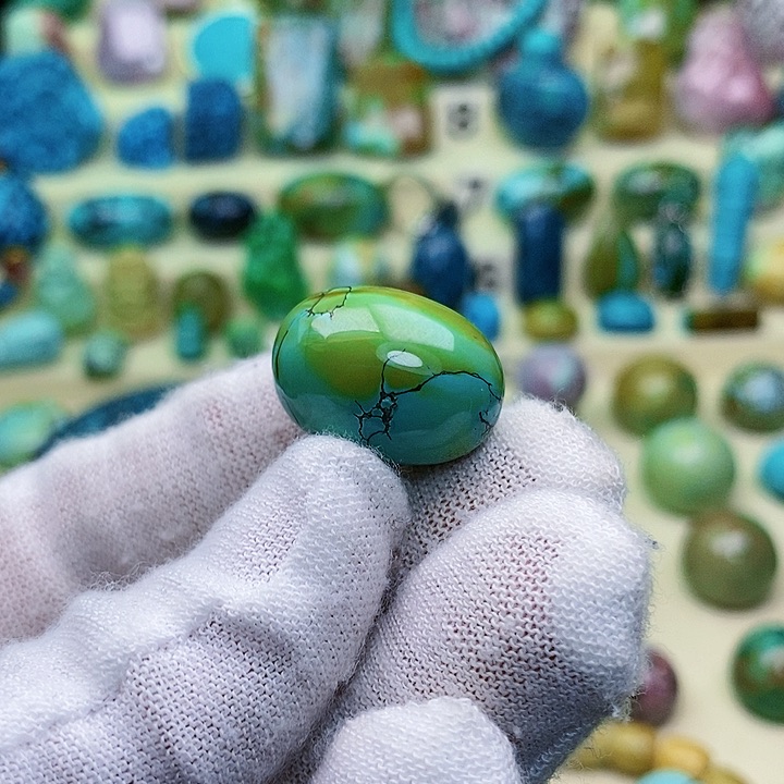 绿松石配饰未镶嵌