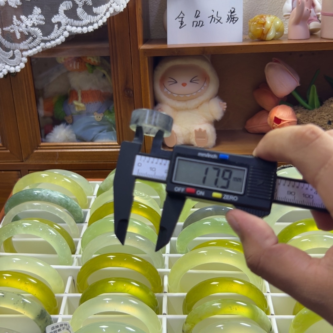 蛇纹石玉未镶嵌手镯452