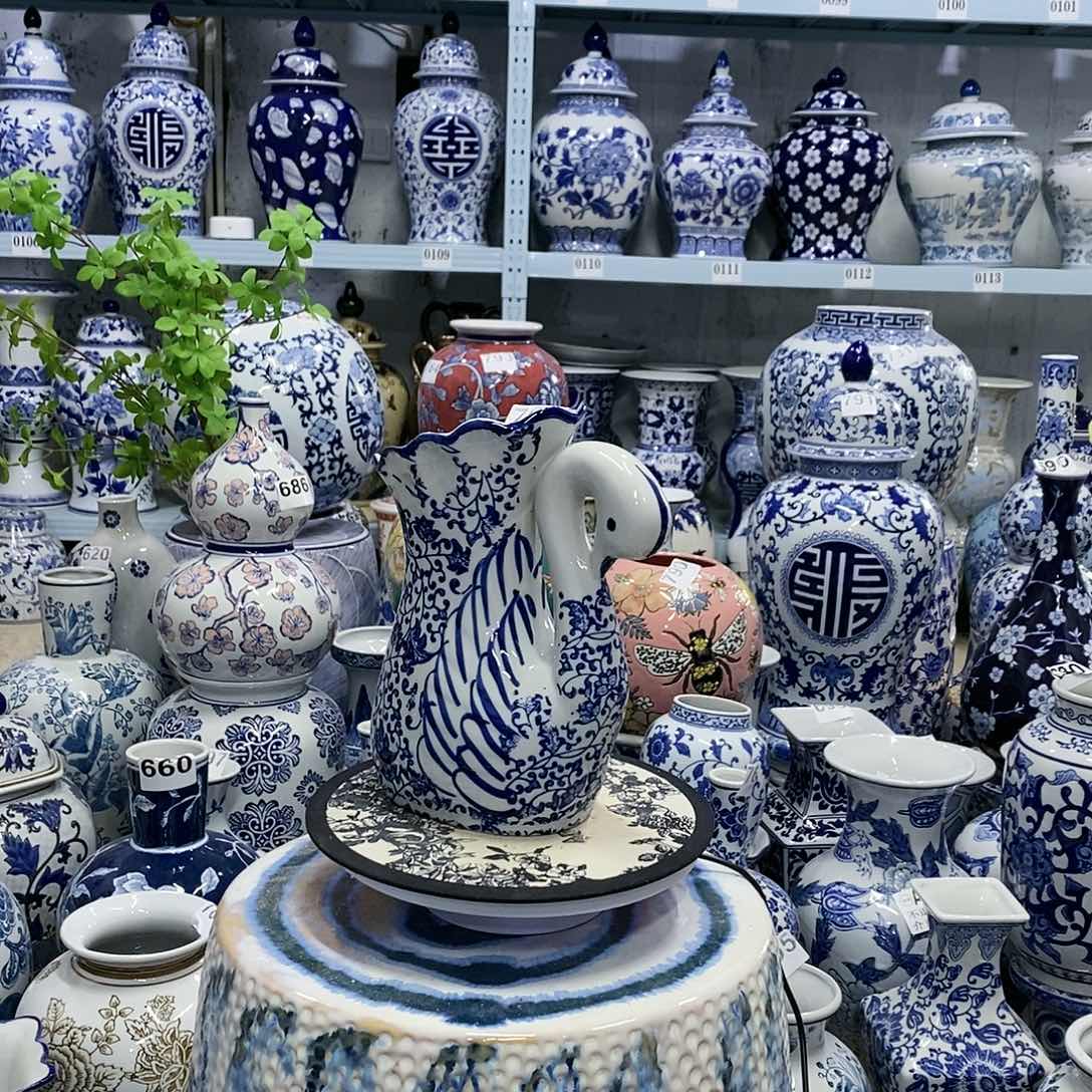 【闪购商品】摆件天鹅瓶瓷器……………………………………