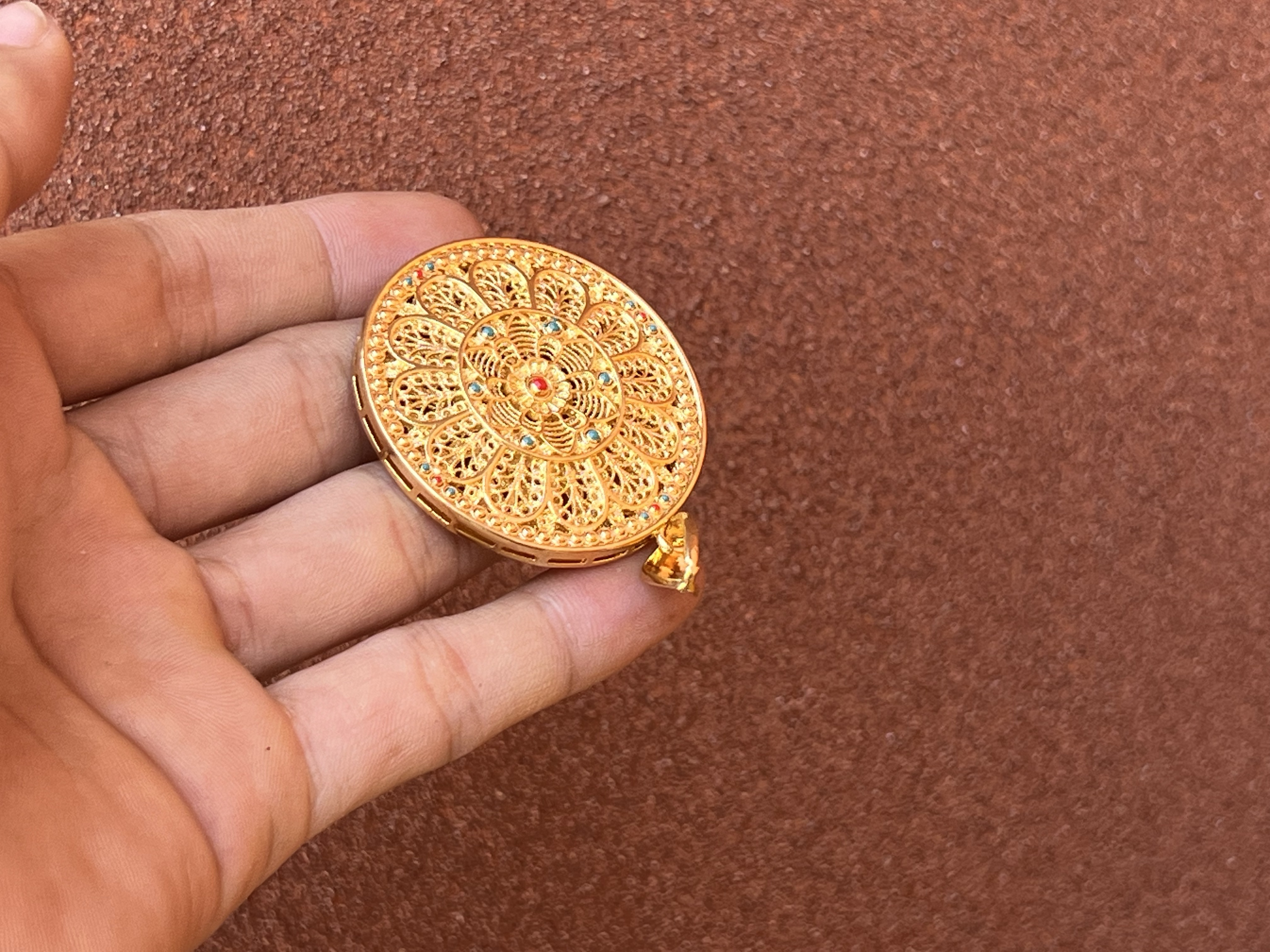 A208-云上圆盘吊坠