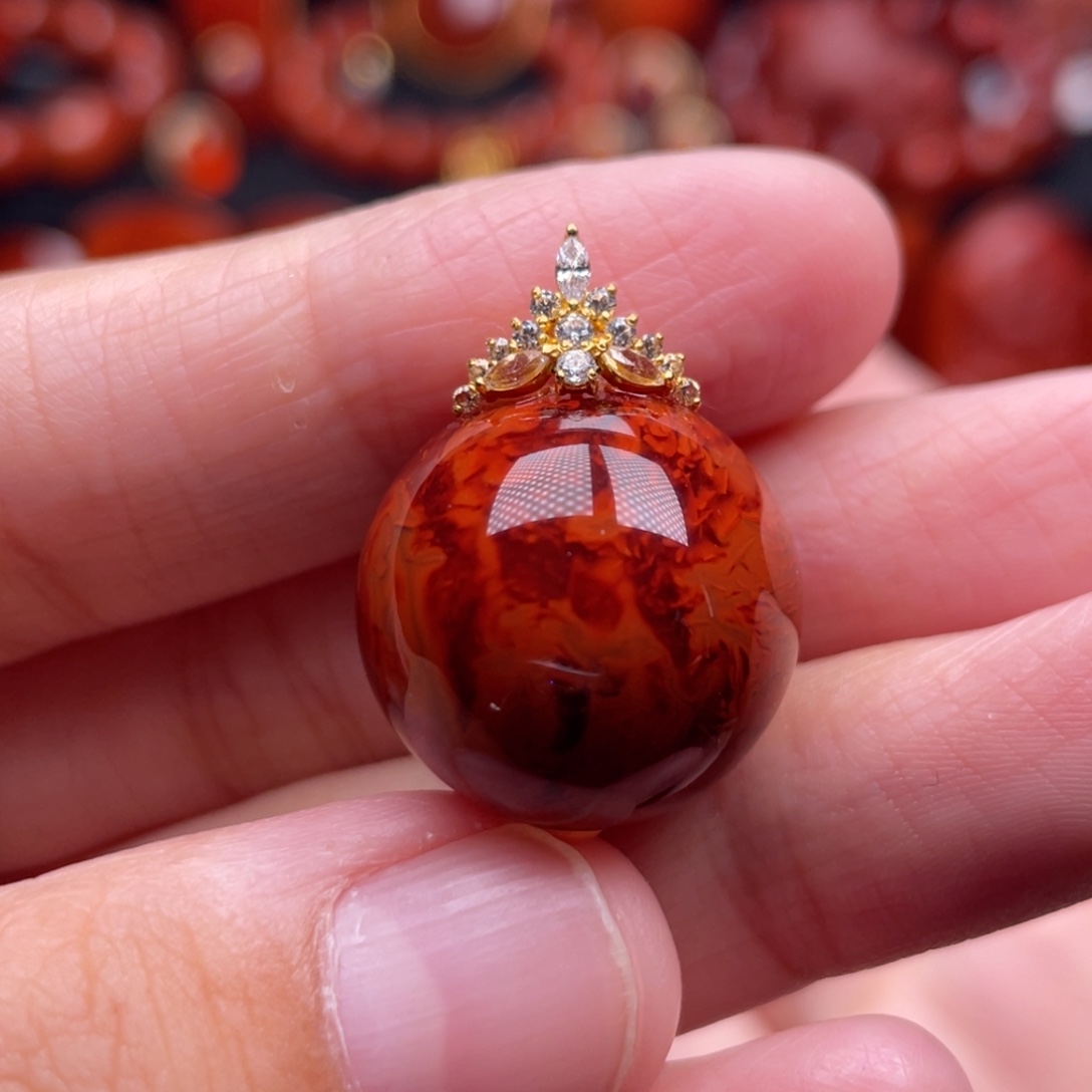 南红玛瑙18K金镶嵌珠宝奇石单珠吊坠18.9mm