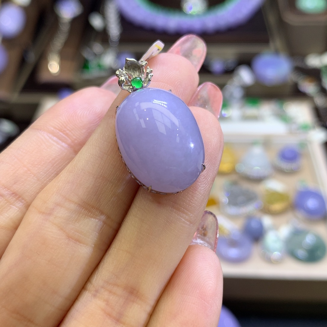 翡翠颈饰18K金镶嵌翡翠