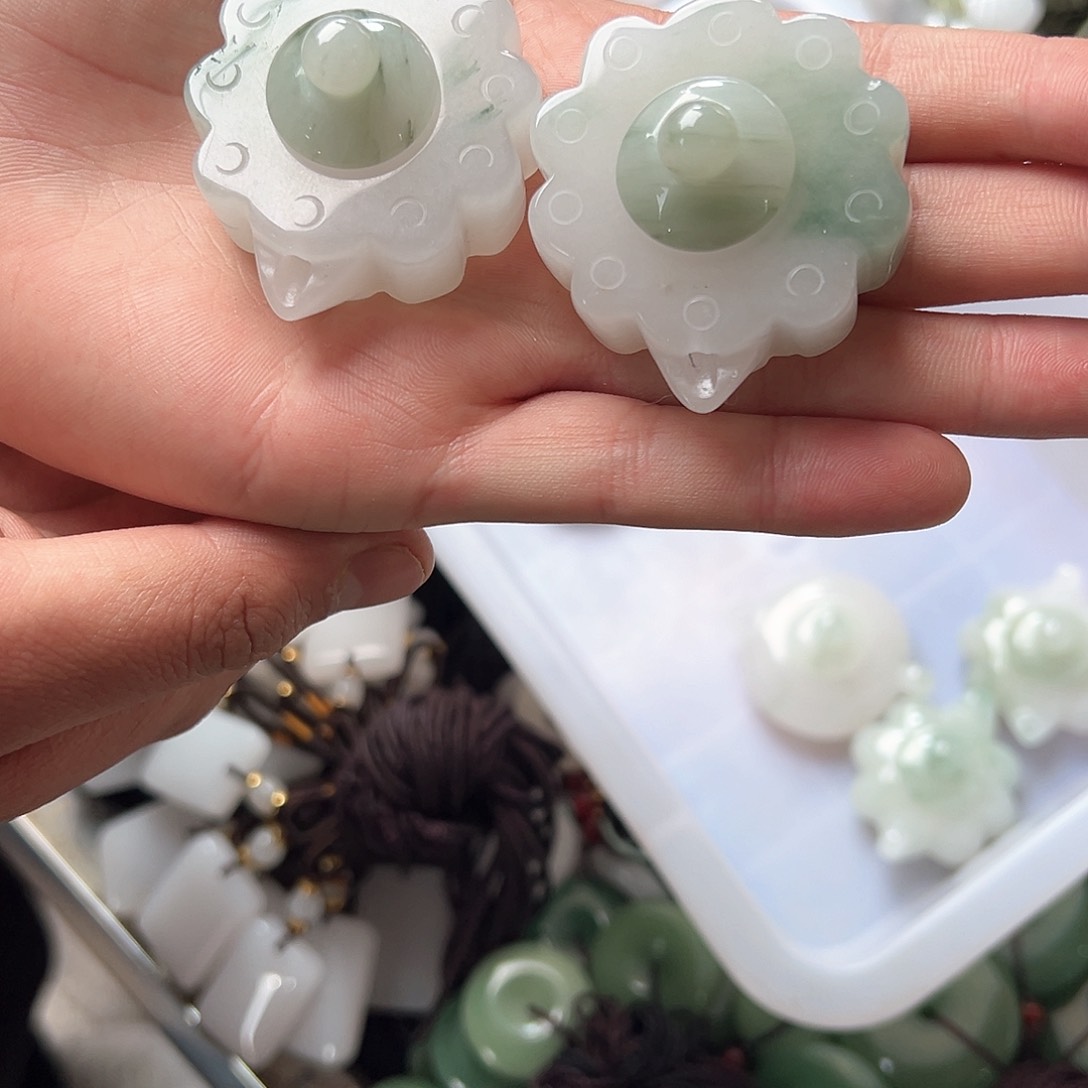 石英质玉手镯未镶嵌把把壶竹节