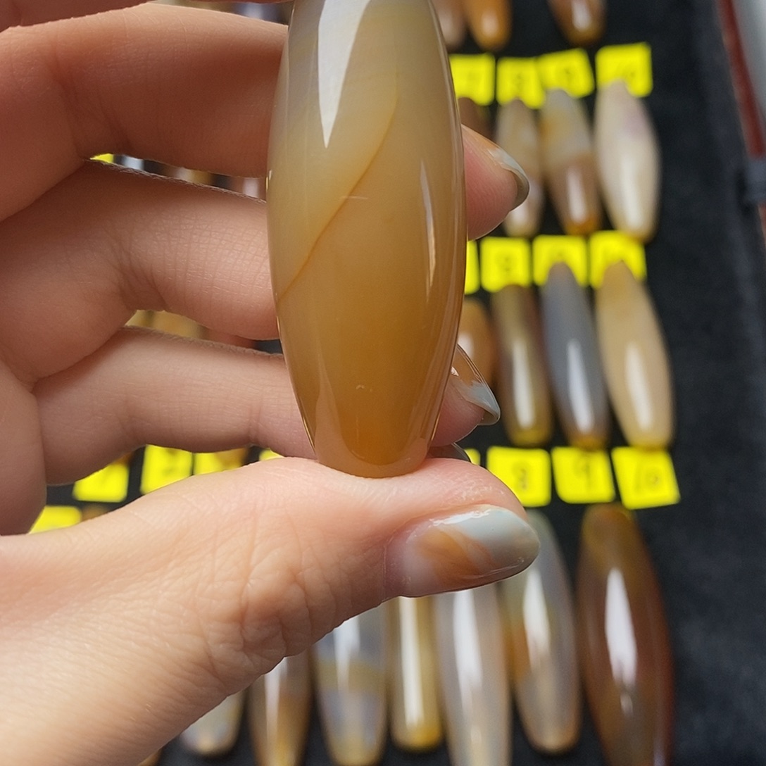 瑞***柜玛瑙/玉髓未镶嵌颈饰