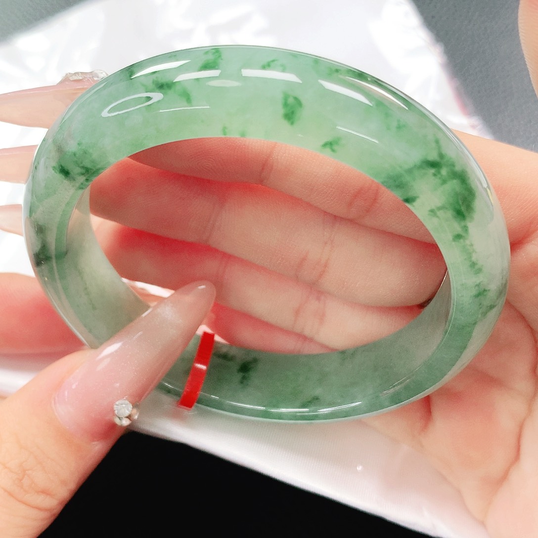 翡翠未镶嵌手镯56圈