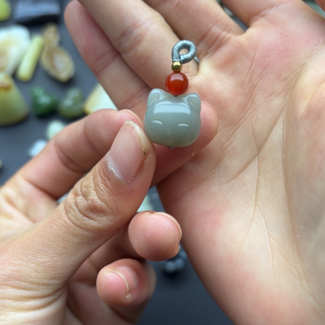 *****和田玉未镶嵌颈饰